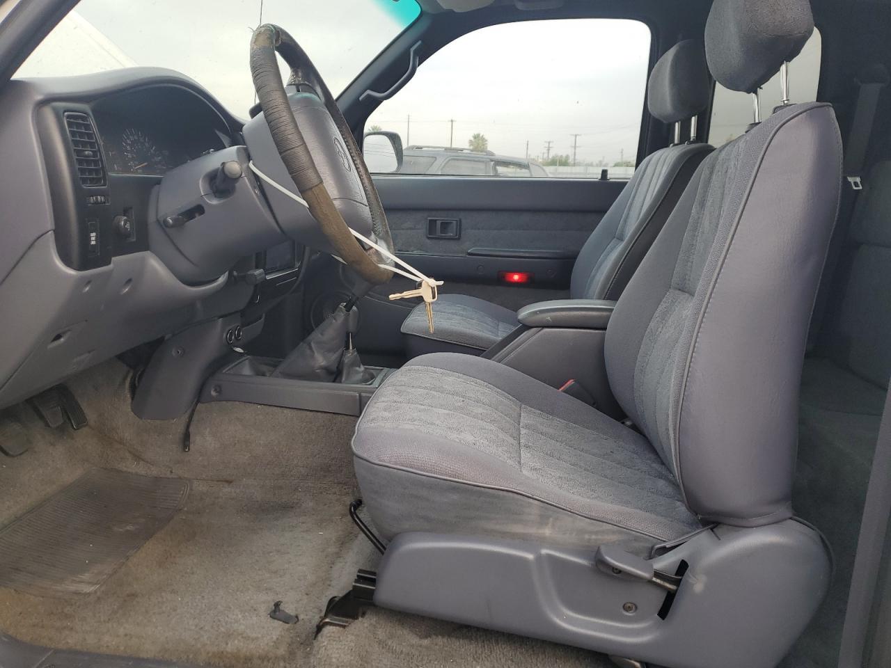 2000 Toyota Tacoma Xtracab VIN: 4TAWM72N0YZ597380 Lot: 82224075