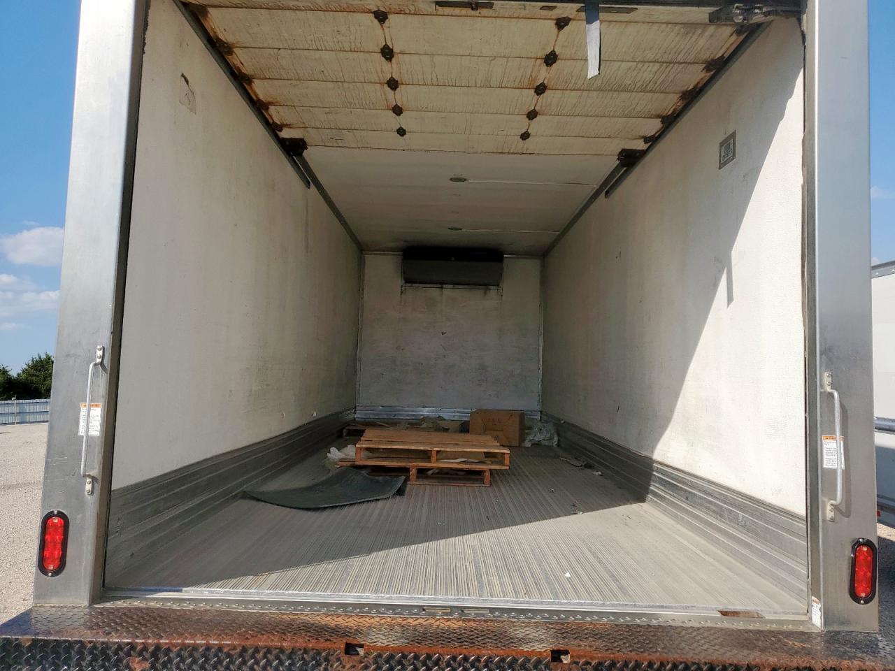 2019 International 4000 4300 - Box Truck VIN: 3HAMMMMLXKL009789 Lot: 85119565