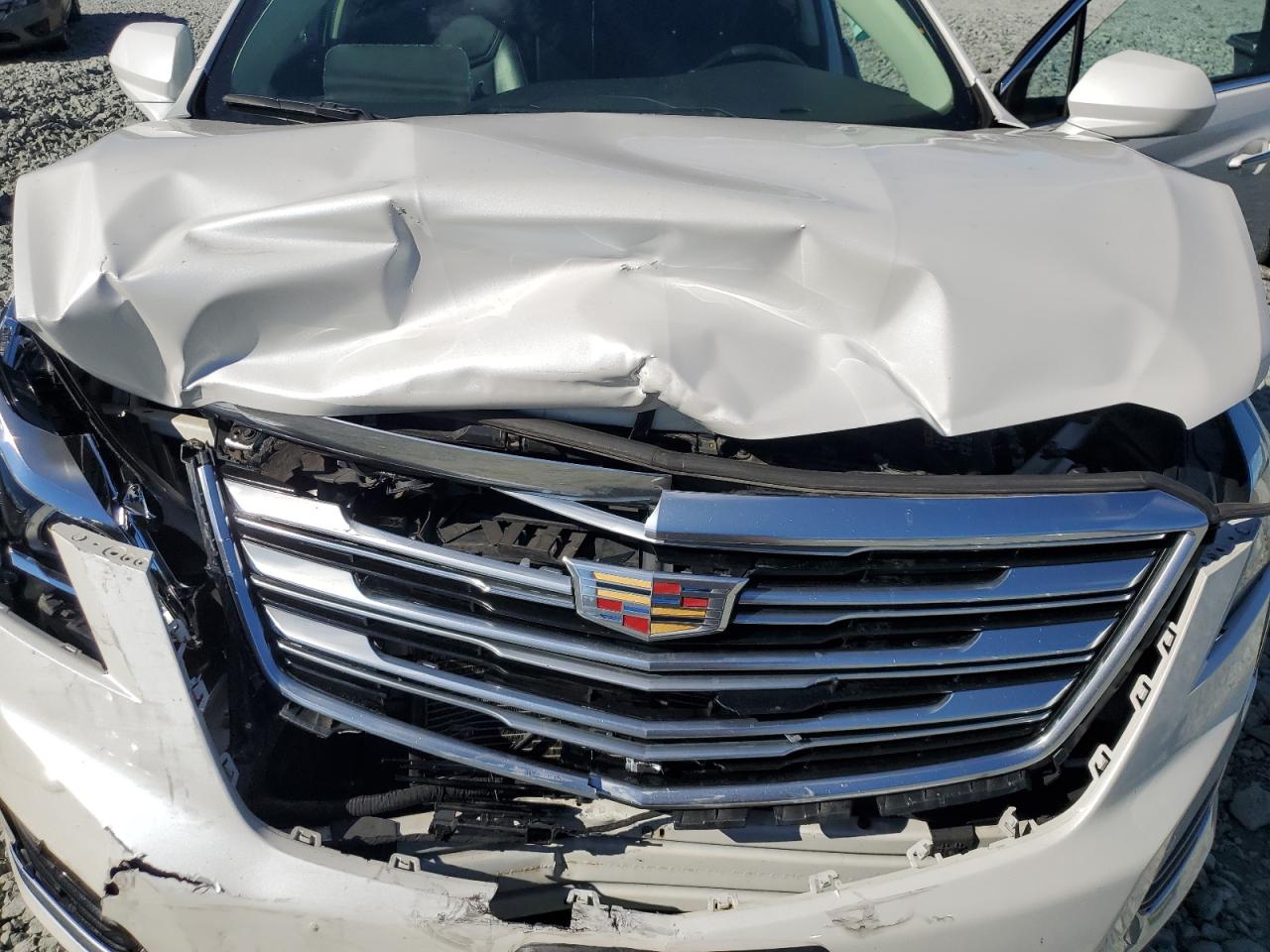 2017 Cadillac Xt5 Luxury VIN: 1GYKNDRS4HZ185693 Lot: 82492825