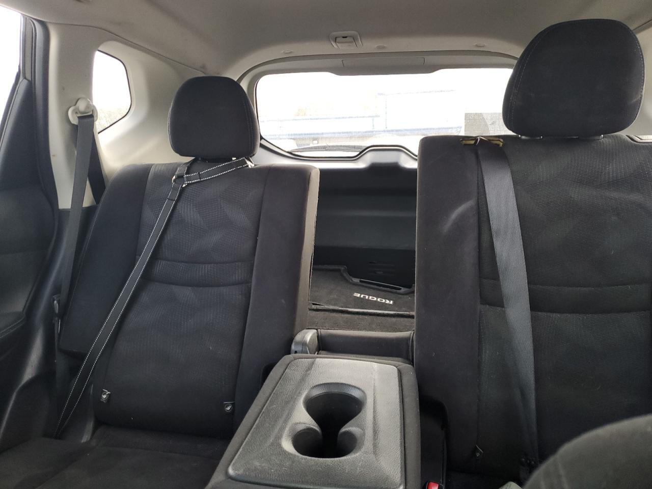 2016 Nissan Rogue S VIN: JN8AT2MV7GW152365 Lot: 90450375