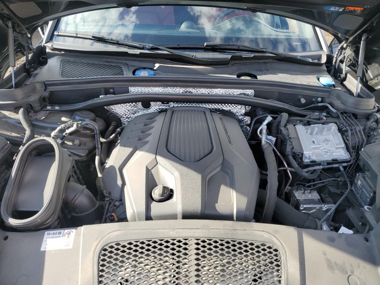 2024 Porsche Macan Base VIN: WP1AA2A59RLB13463 Lot: 87285145