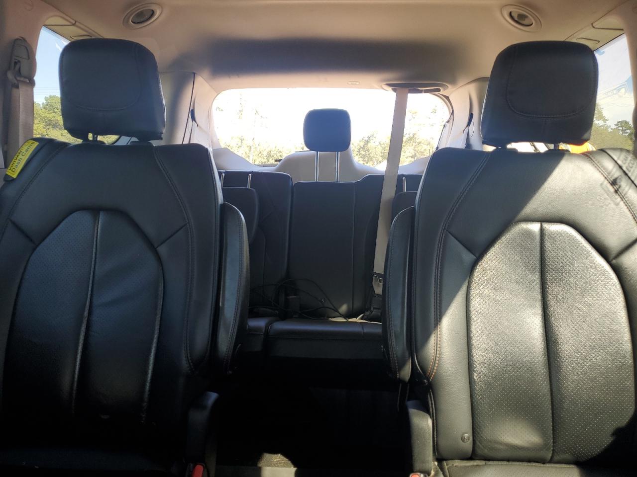 2018 Chrysler Pacifica Touring L VIN: 2C4RC1BG3JR120042 Lot: 82765125