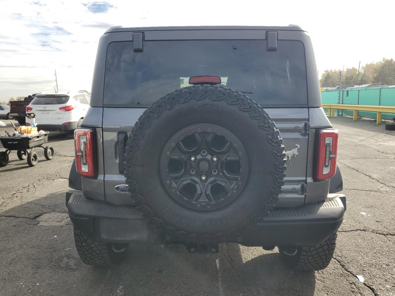 2023 Ford Bronco Base VIN: 1FMEE5DP5PLB33207 Lot: 89476025