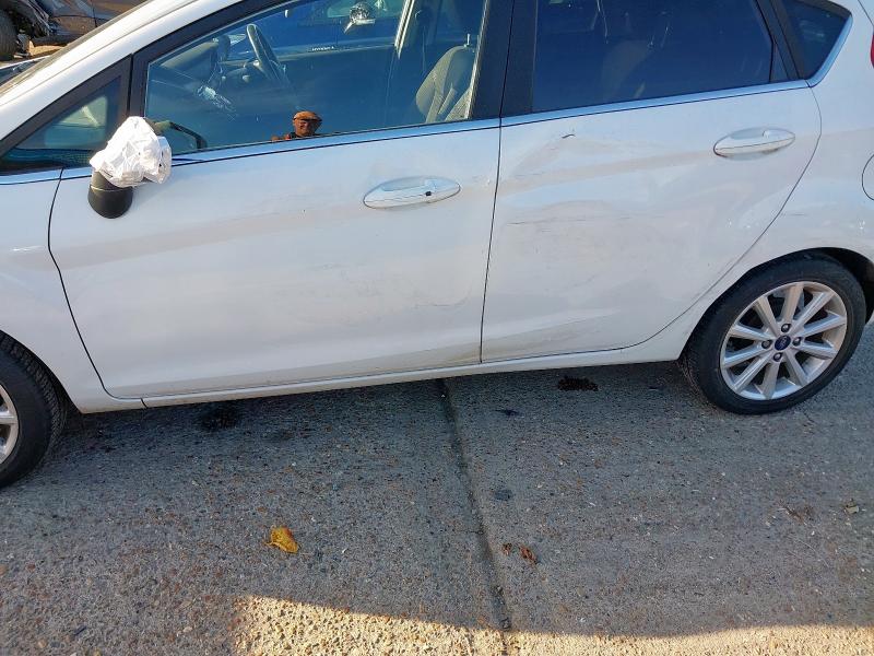 2017 FORD FIESTA TITANIUM TURBO AUT 