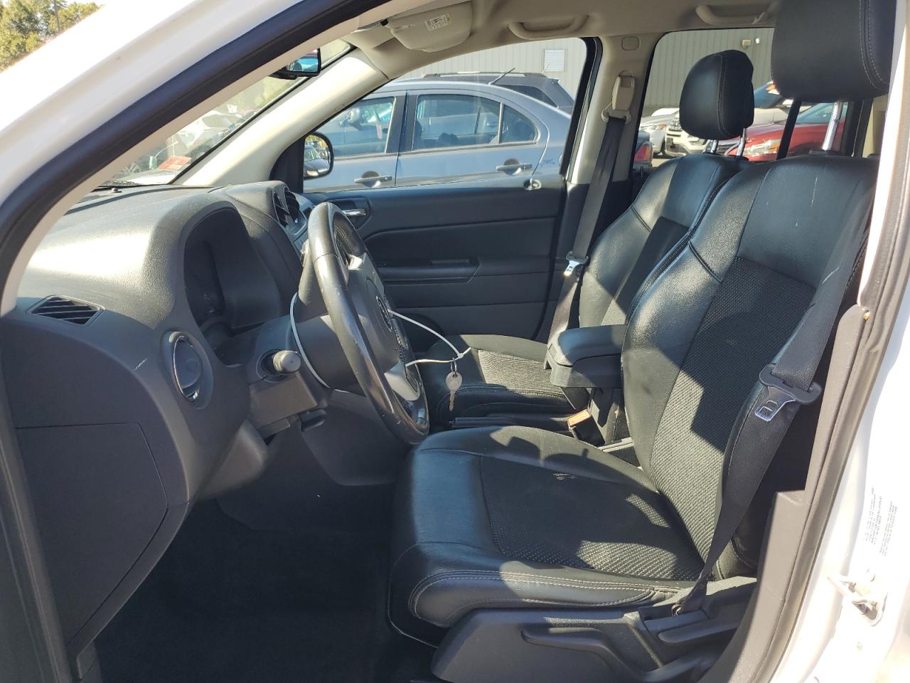 2017 Jeep Compass Sport VIN: 1C4NJCBA5HD120021 Lot: 81794735