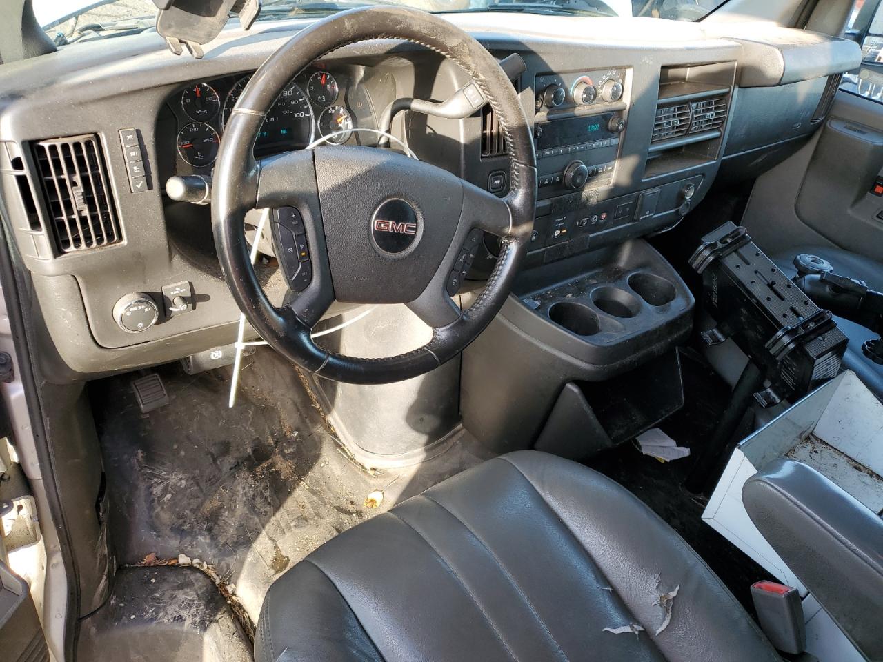 2020 GMC Savana Delivery Van VIN: 1GTW7AFG2L1235899 Lot: 87398065