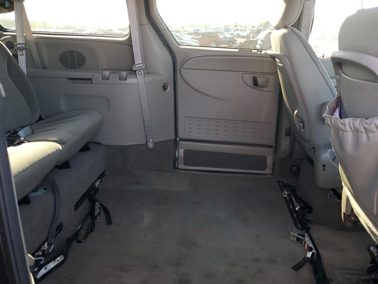 2004 Chrysler Town & Country Lx VIN: 2C4GP44R74R553914 Lot: 83952115
