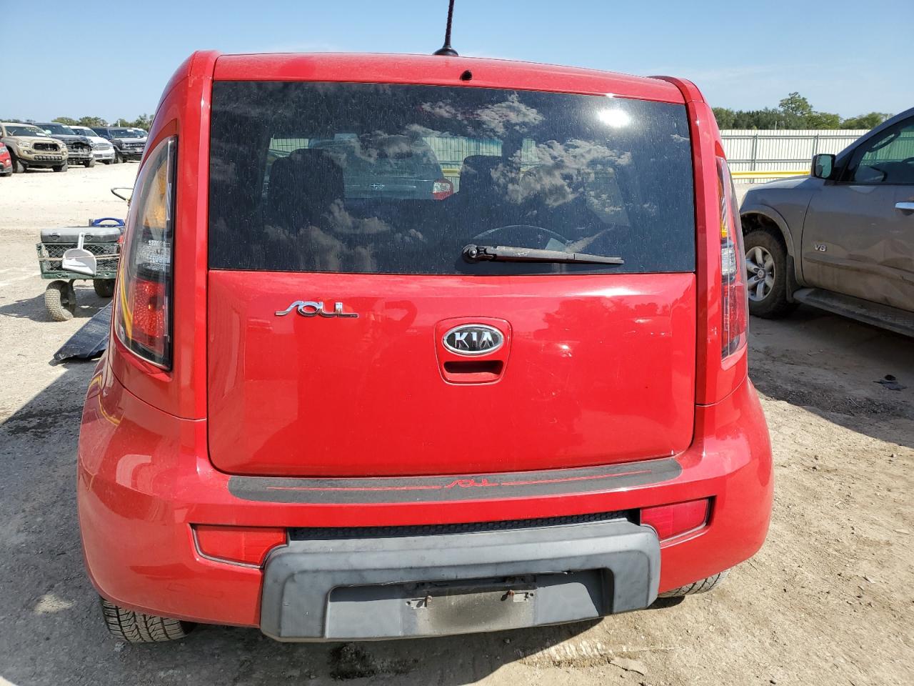2011 Kia Soul + VIN: KNDJT2A27B7236744 Lot: 84248725
