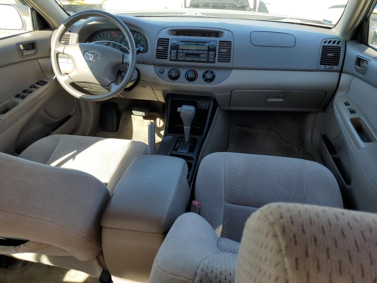 2004 Toyota Camry Le VIN: 4T1BE32K14U880419 Lot: 85531455