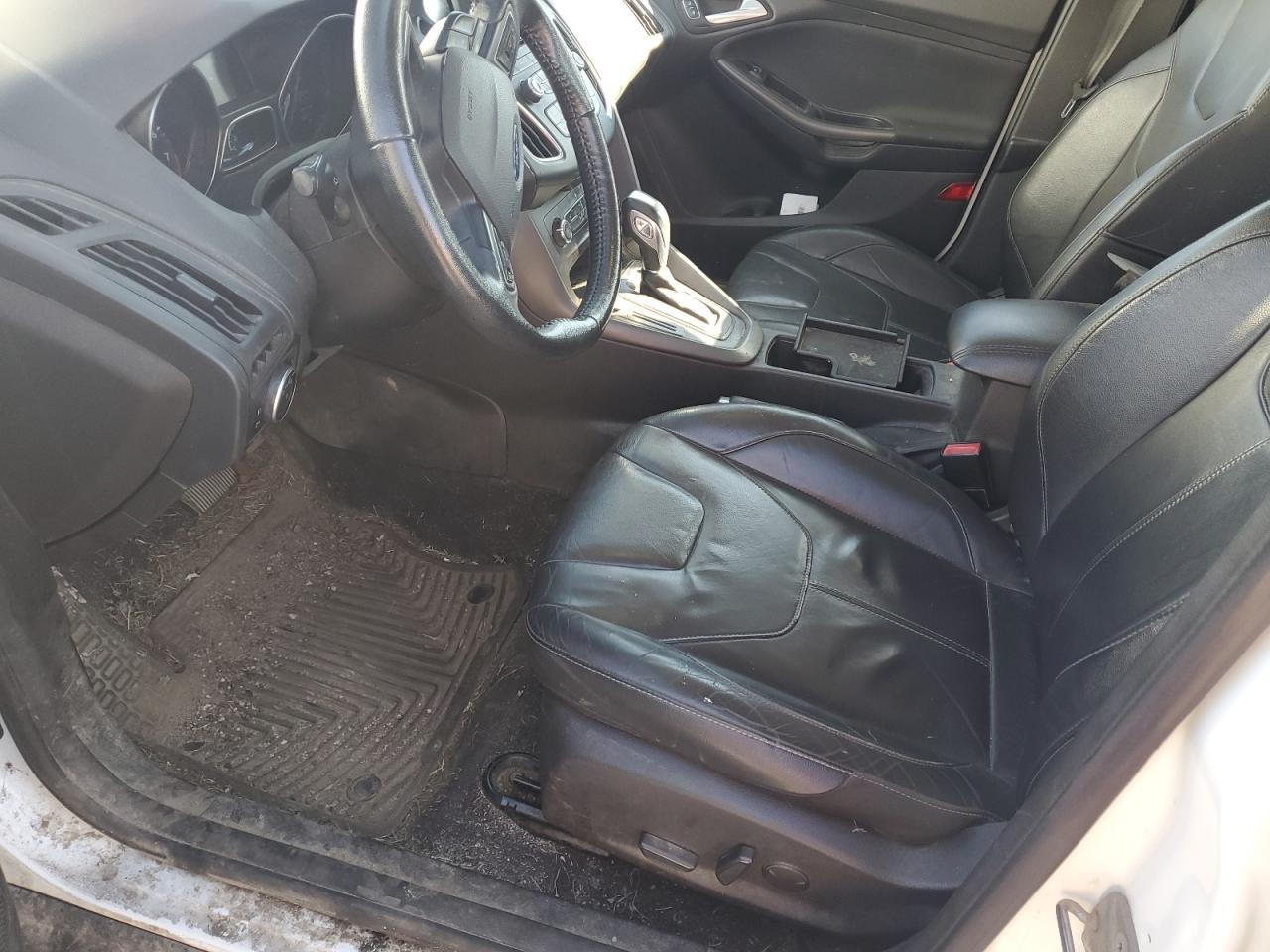 2015 Ford Focus Se VIN: 1FADP3F27FL310635 Lot: 82332755