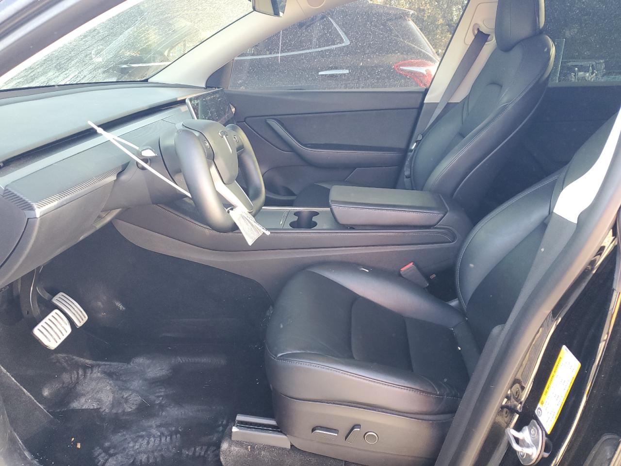 2022 Tesla Model Y VIN: 7SAYGDEF0NF380620 Lot: 81893855