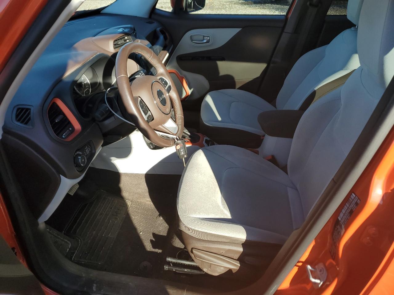 2015 Jeep Renegade Latitude VIN: ZACCJBBT0FPB72321 Lot: 85674035