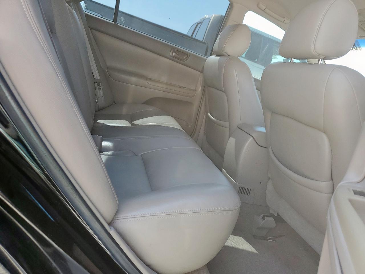 2004 Toyota Camry Le VIN: 4T1BE32K24U330582 Lot: 86099955