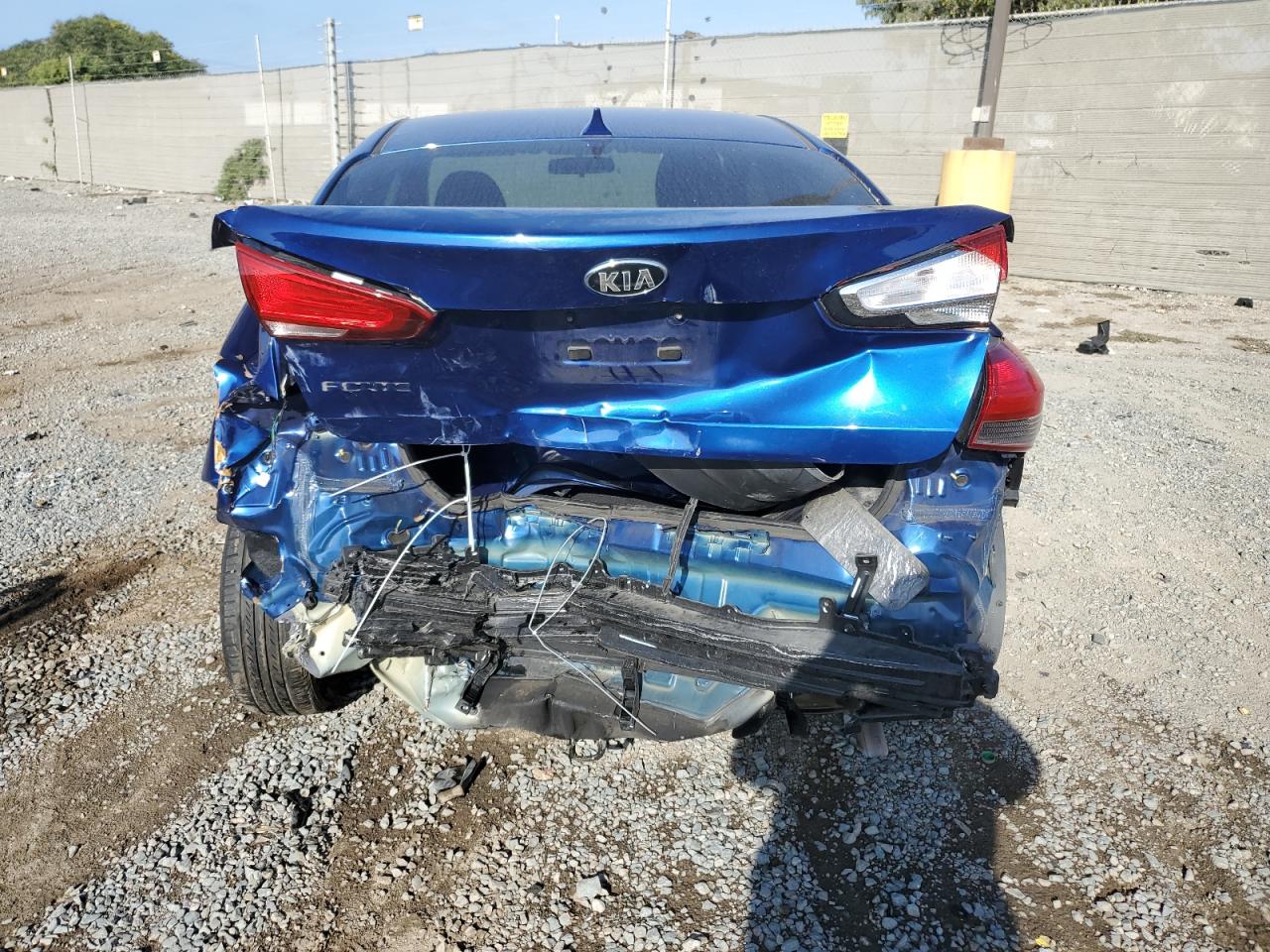 2018 Kia Forte Lx VIN: 3KPFK4A76JE212143 Lot: 82003145