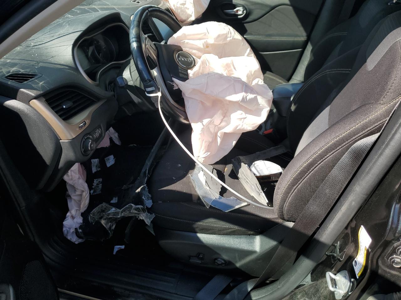 2016 Jeep Cherokee Latitude VIN: 1C4PJMCSXGW279013 Lot: 85688045