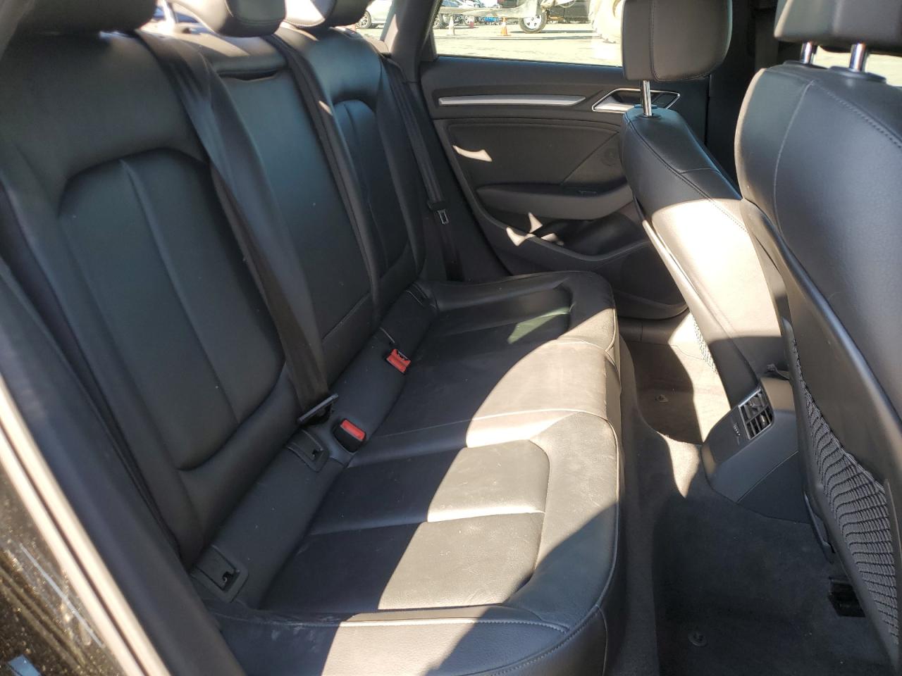 2018 Audi A3 Premium VIN: WAUAUGFF8J1062221 Lot: 86552805