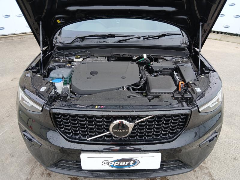 2025 VOLVO XC40 2.0 B4P PLUS DARK 5DR AUTO