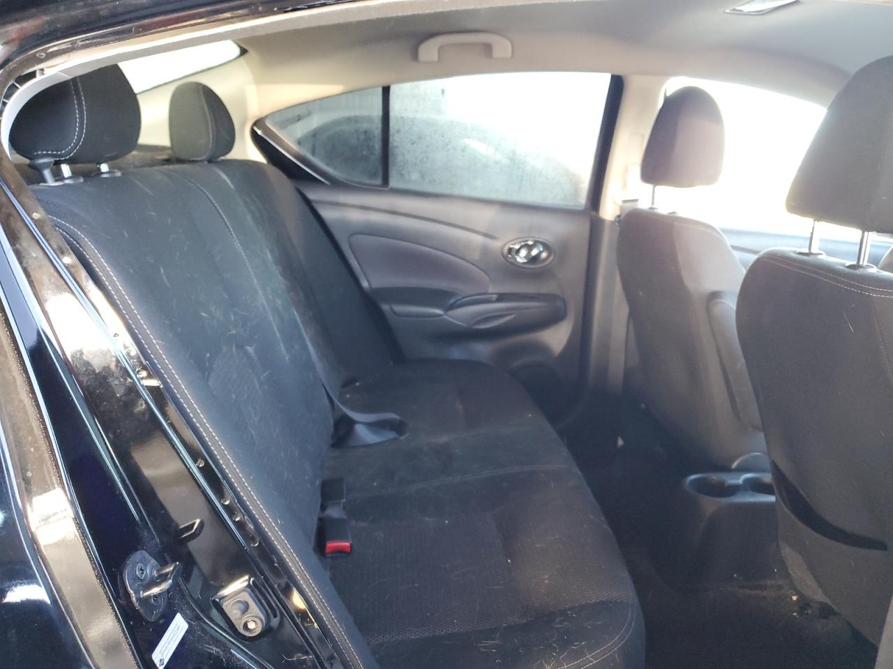 2018 Nissan Versa S VIN: 3N1CN7AP3JL833348 Lot: 84477955