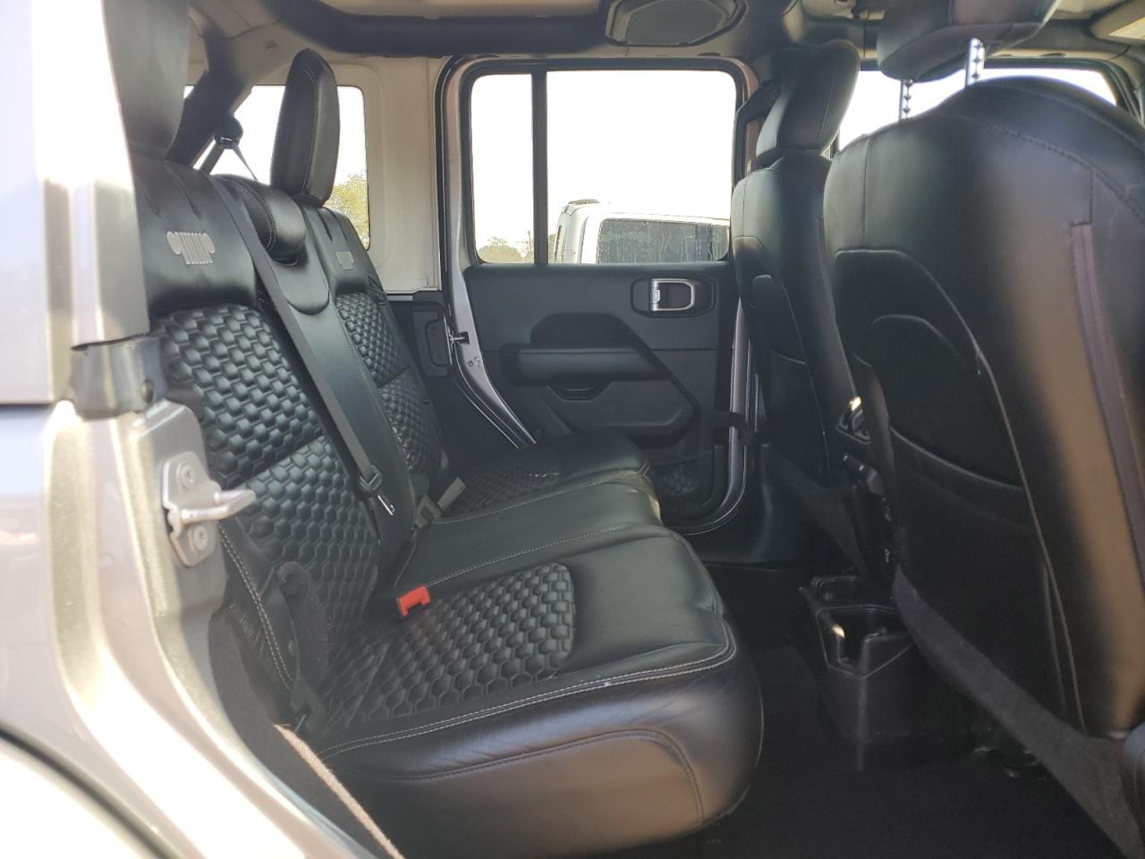 2019 Jeep Wrangler Unlimited Sahara VIN: 1C4HJXEN3KW550029 Lot: 81956695