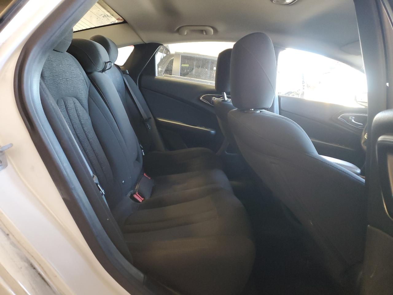 2015 Chrysler 200 Limited VIN: 1C3CCCAB3FN751616 Lot: 89737535