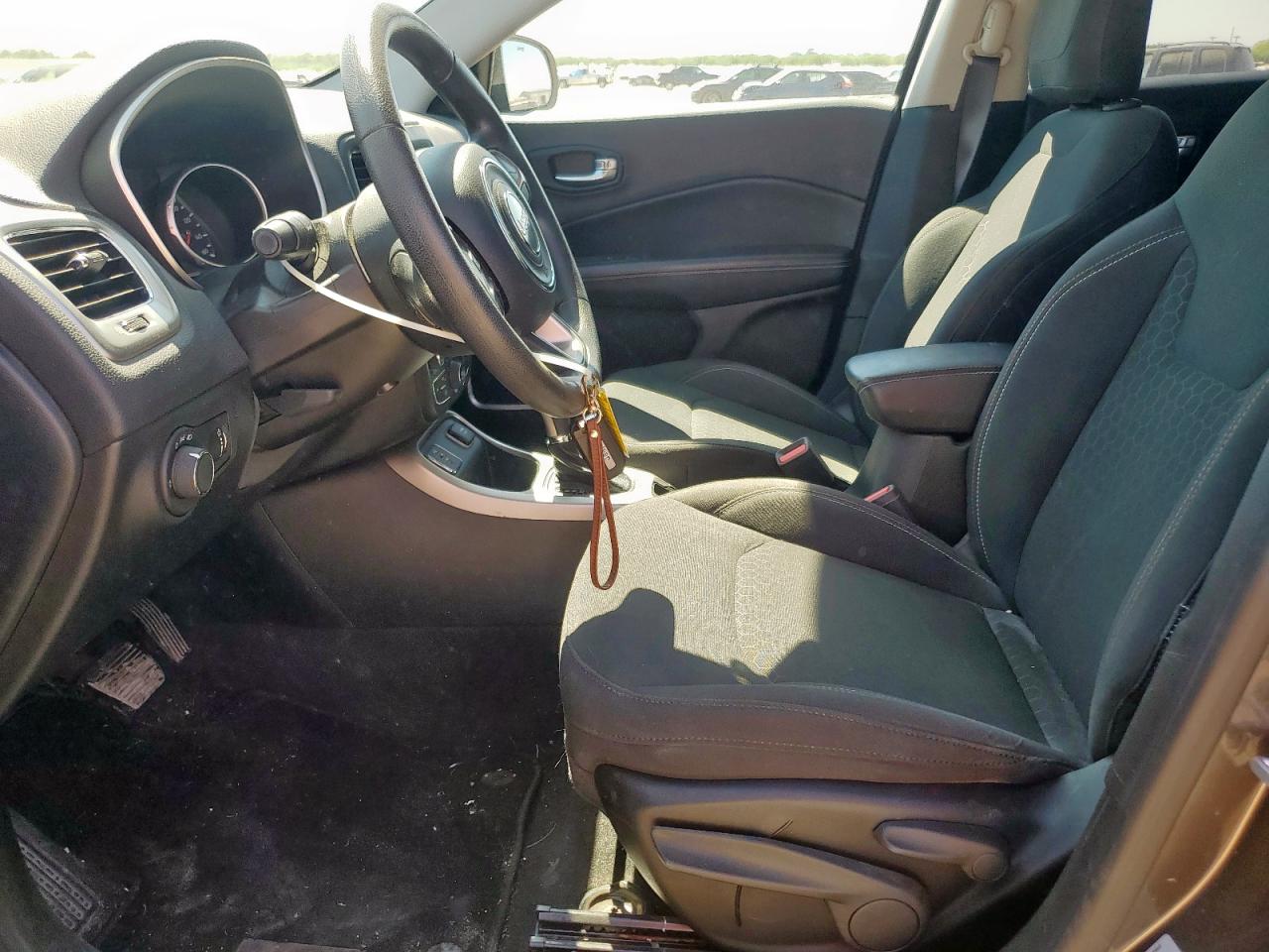 2018 Jeep Compass Sport VIN: 3C4NJCAB4JT123504 Lot: 86292645