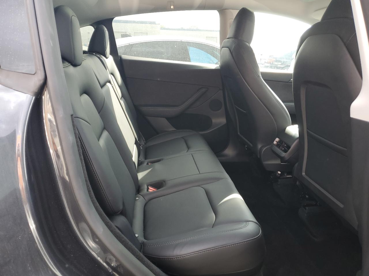 2024 Tesla Model Y VIN: 7SAYGDED5RF076736 Lot: 85385165