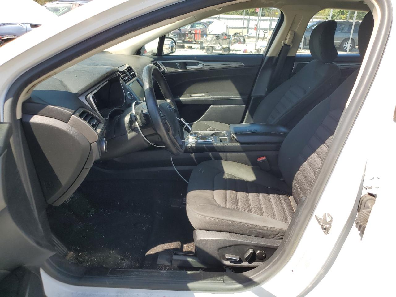 2019 Ford Fusion Se VIN: 3FA6P0T98KR233682 Lot: 84776105