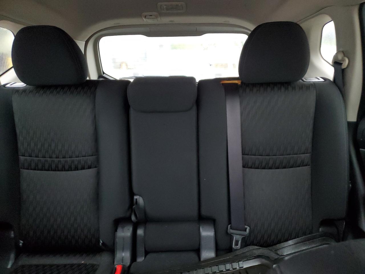 2017 Nissan Rogue S VIN: KNMAT2MV8HP612575 Lot: 85367815