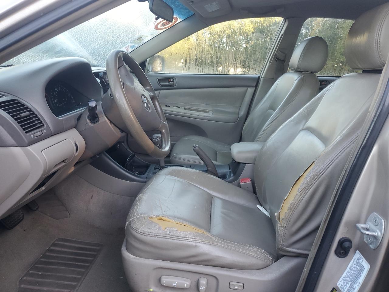 2004 Toyota Camry Le VIN: 4T1BE32K24U270156 Lot: 82449765