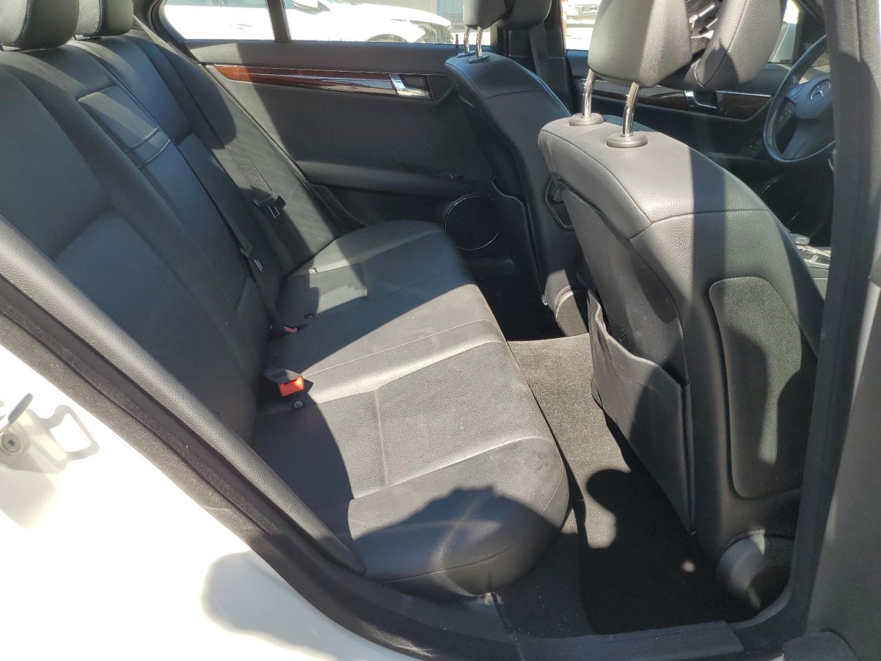 2010 Mercedes-Benz C 300 VIN: WDDGF5EBXAR130620 Lot: 85757405