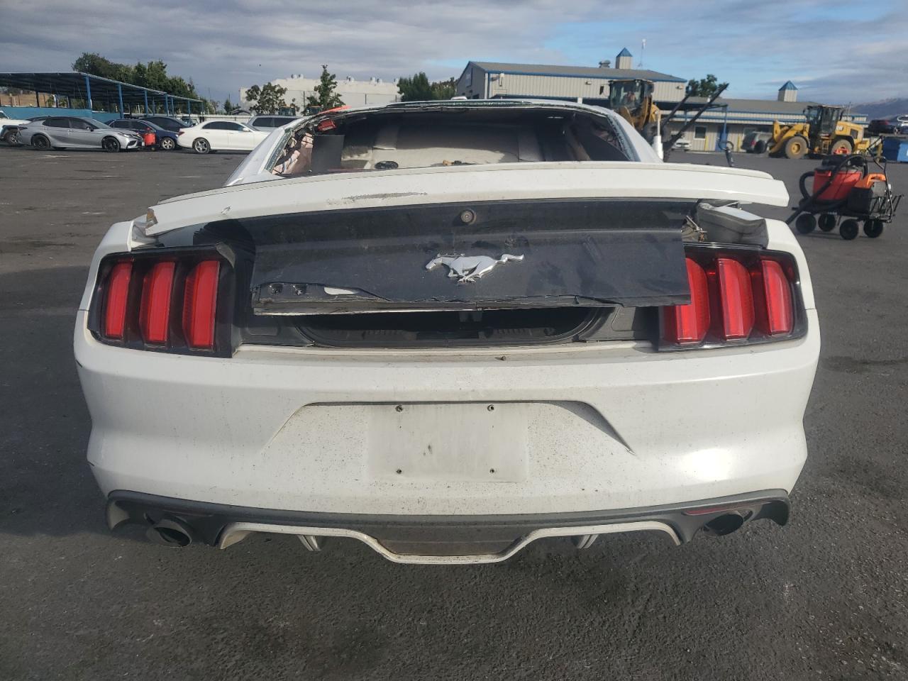 2015 Ford Mustang VIN: 1FA6P8TH4F5372545 Lot: 84760825