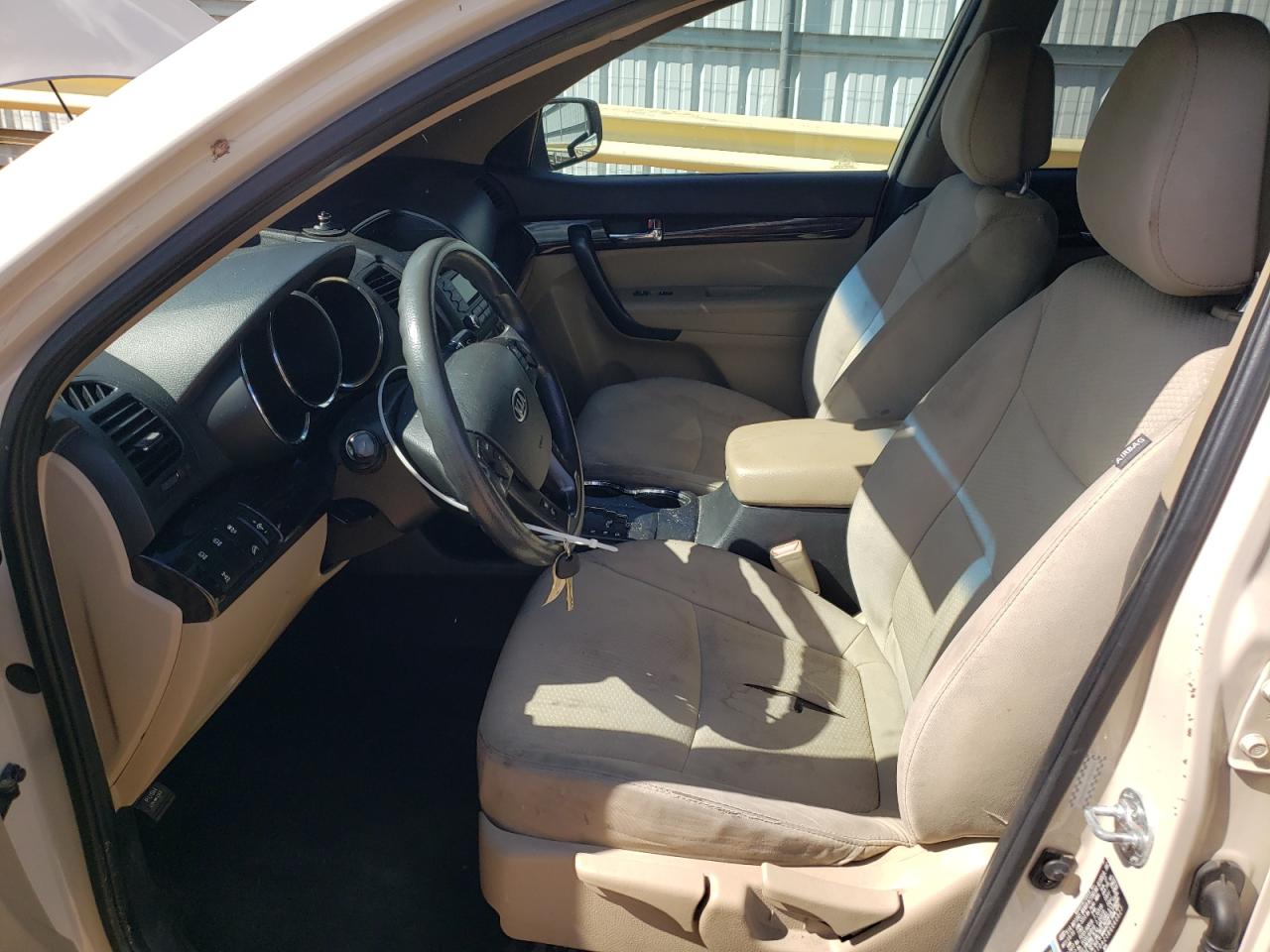 2011 Kia Sorento Base VIN: 5XYKTDA23BG060827 Lot: 81999365