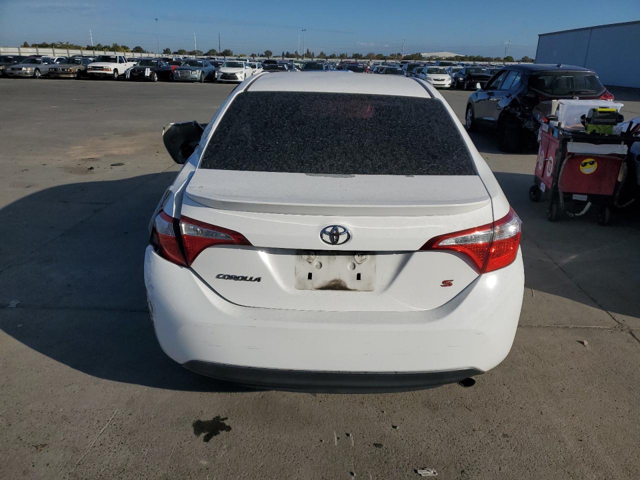 2015 Toyota Corolla L VIN: 5YFBURHE4FP313293 Lot: 86261135