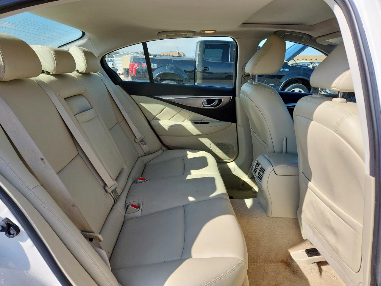 2015 Infiniti Q50 Base VIN: JN1BV7AR4FM418663 Lot: 86886695