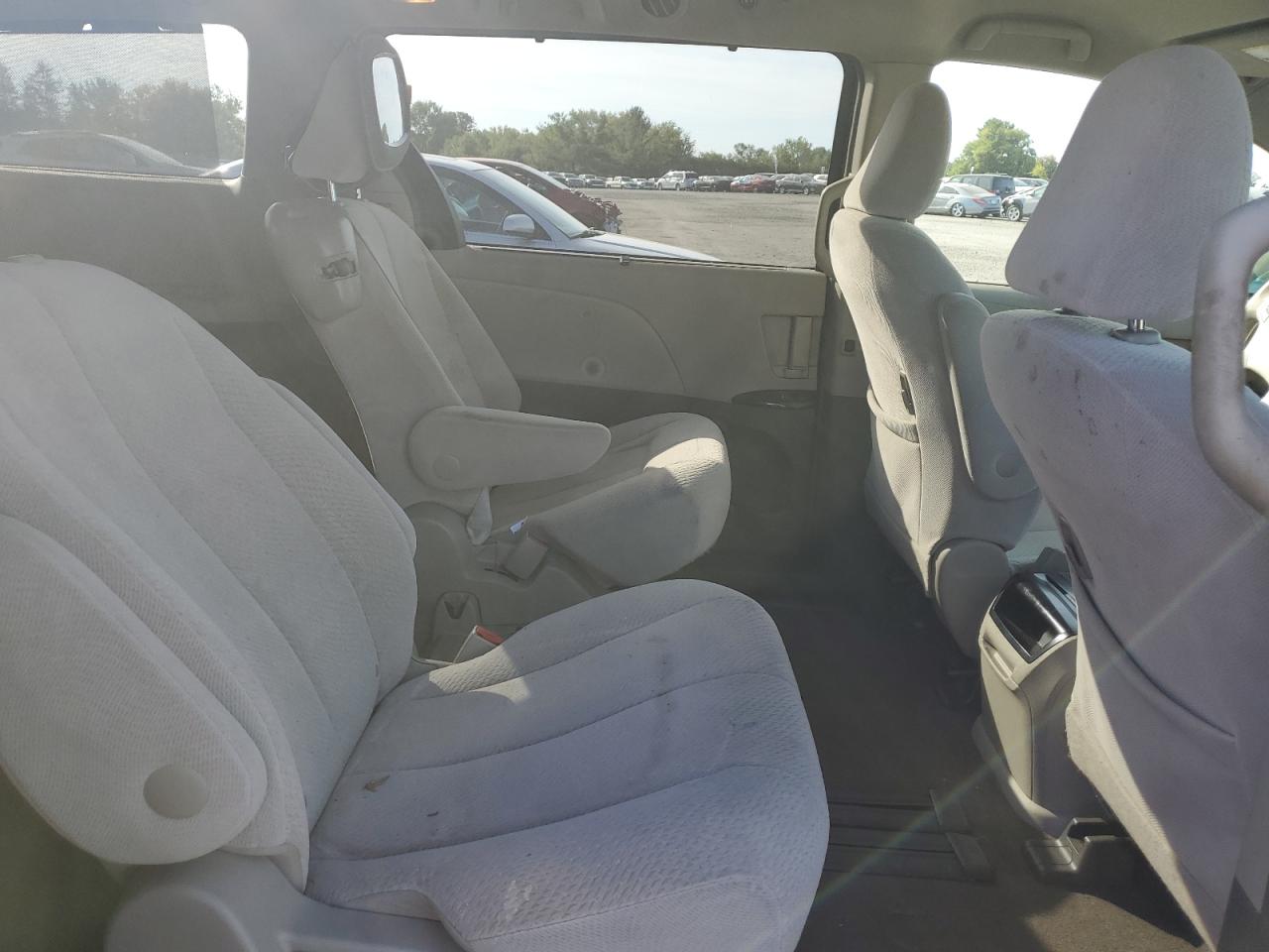 2012 Toyota Sienna Le VIN: 5TDKK3DCXCS278253 Lot: 82184965