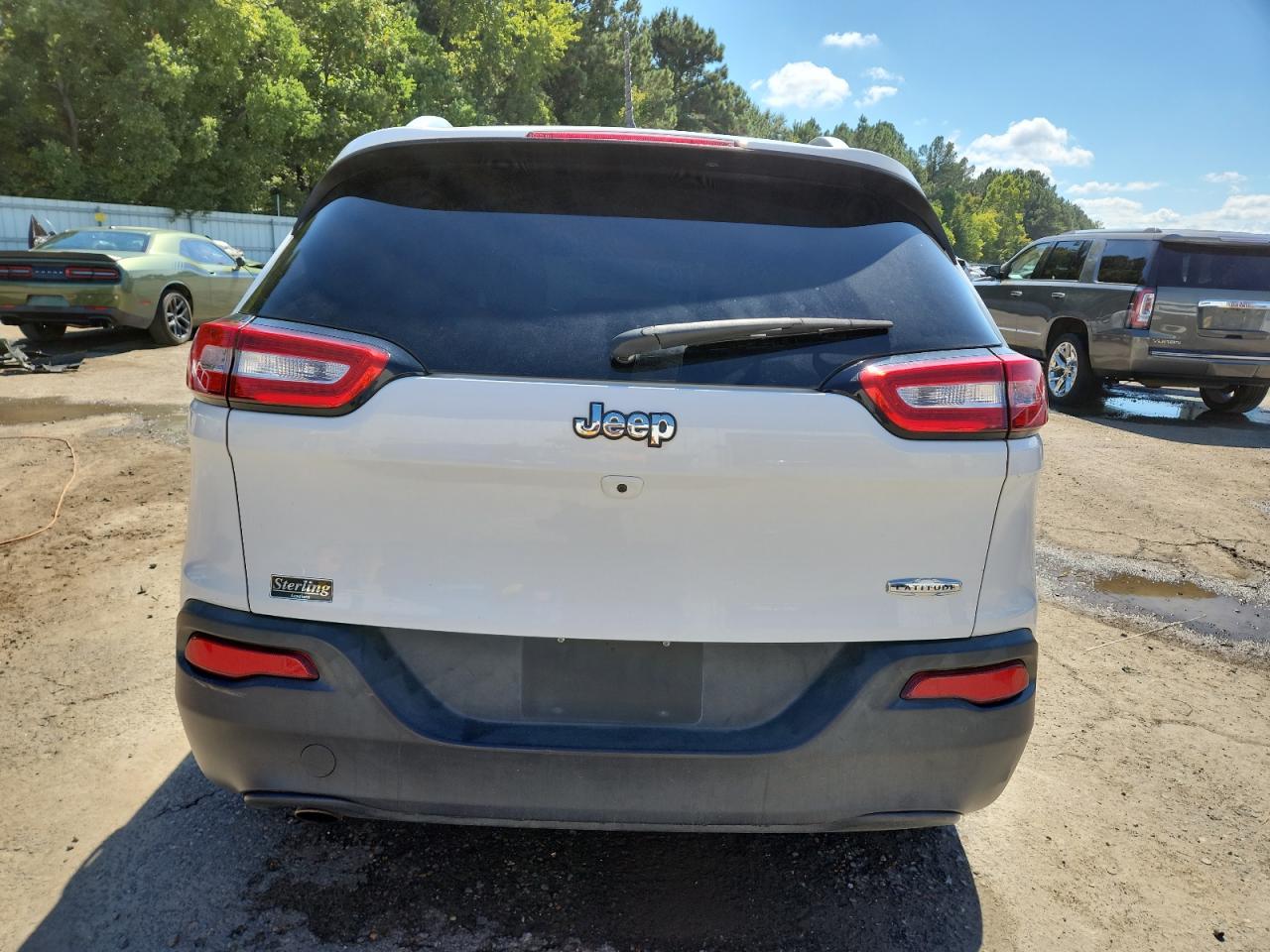 2017 Jeep Cherokee Latitude VIN: 1C4PJLCB0HW613982 Lot: 81673765