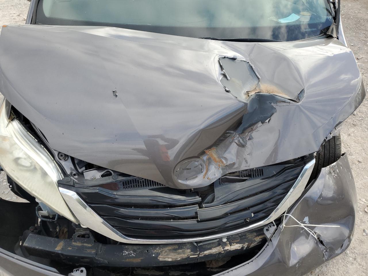 2015 Toyota Sienna Xle VIN: 5TDYK3DC9FS586402 Lot: 81035225