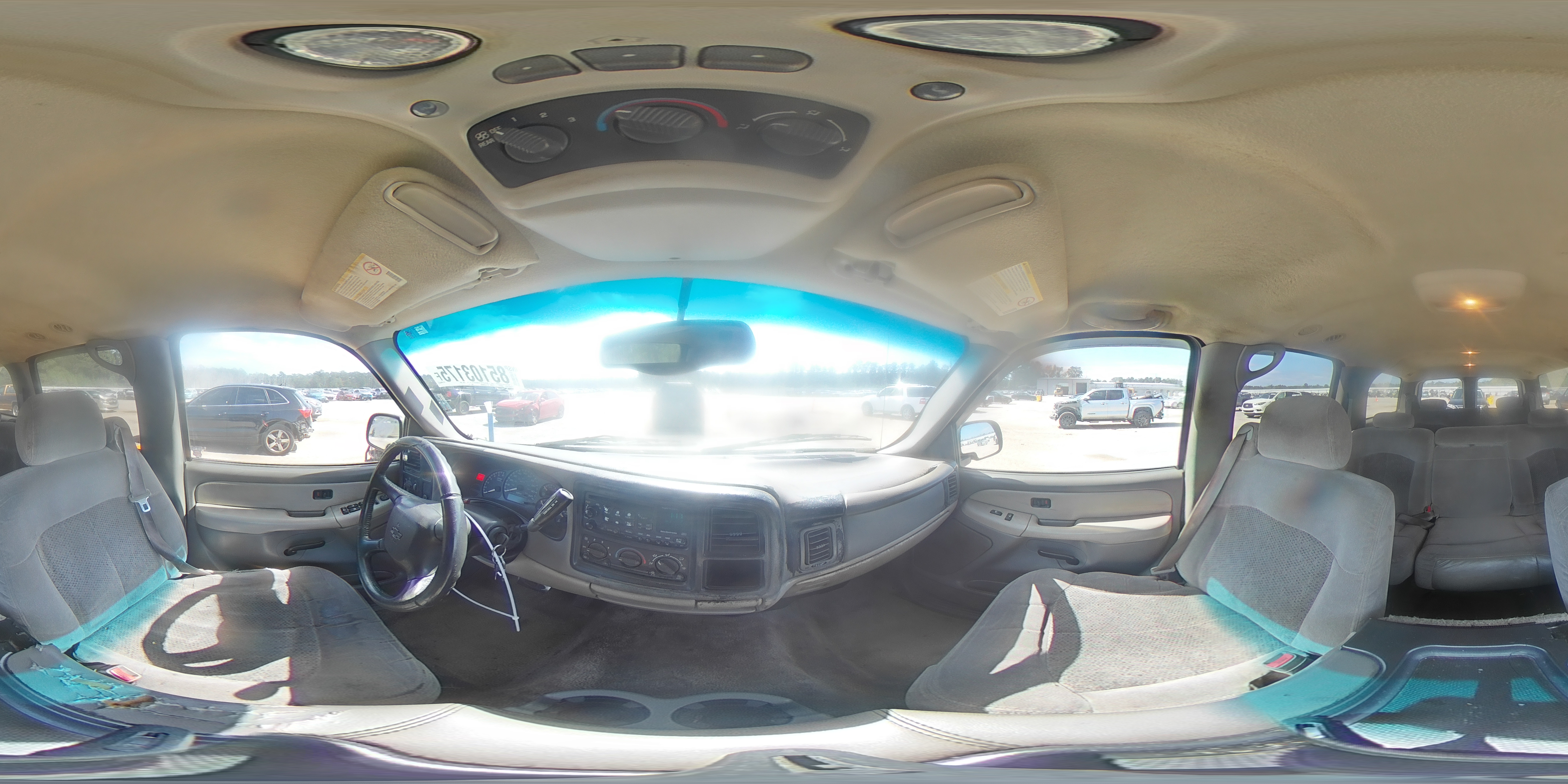 2002 Chevrolet Suburban C1500 VIN: 1GNEC16Z72J175777 Lot: 85103175