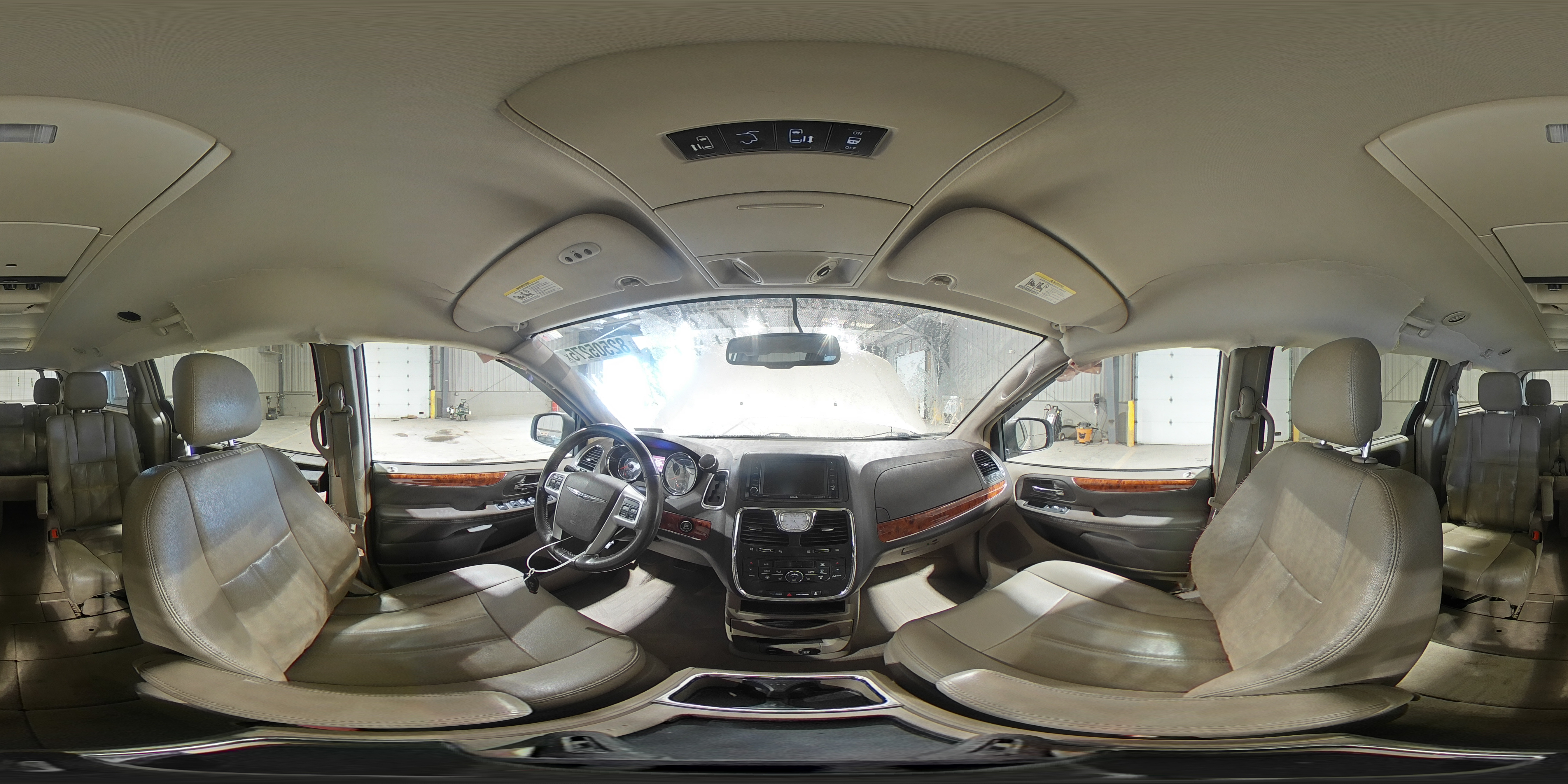 2016 Chrysler Town & Country Touring VIN: 2C4RC1BG8GR207573 Lot: 82505275