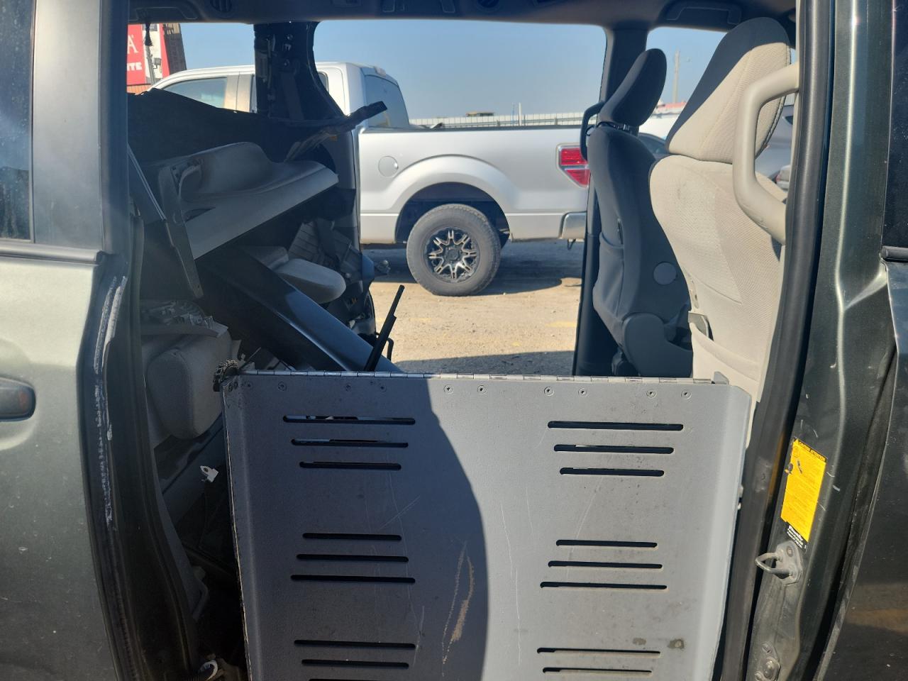 2013 Toyota Sienna Le VIN: 5TDKK3DC2DS385900 Lot: 85086015