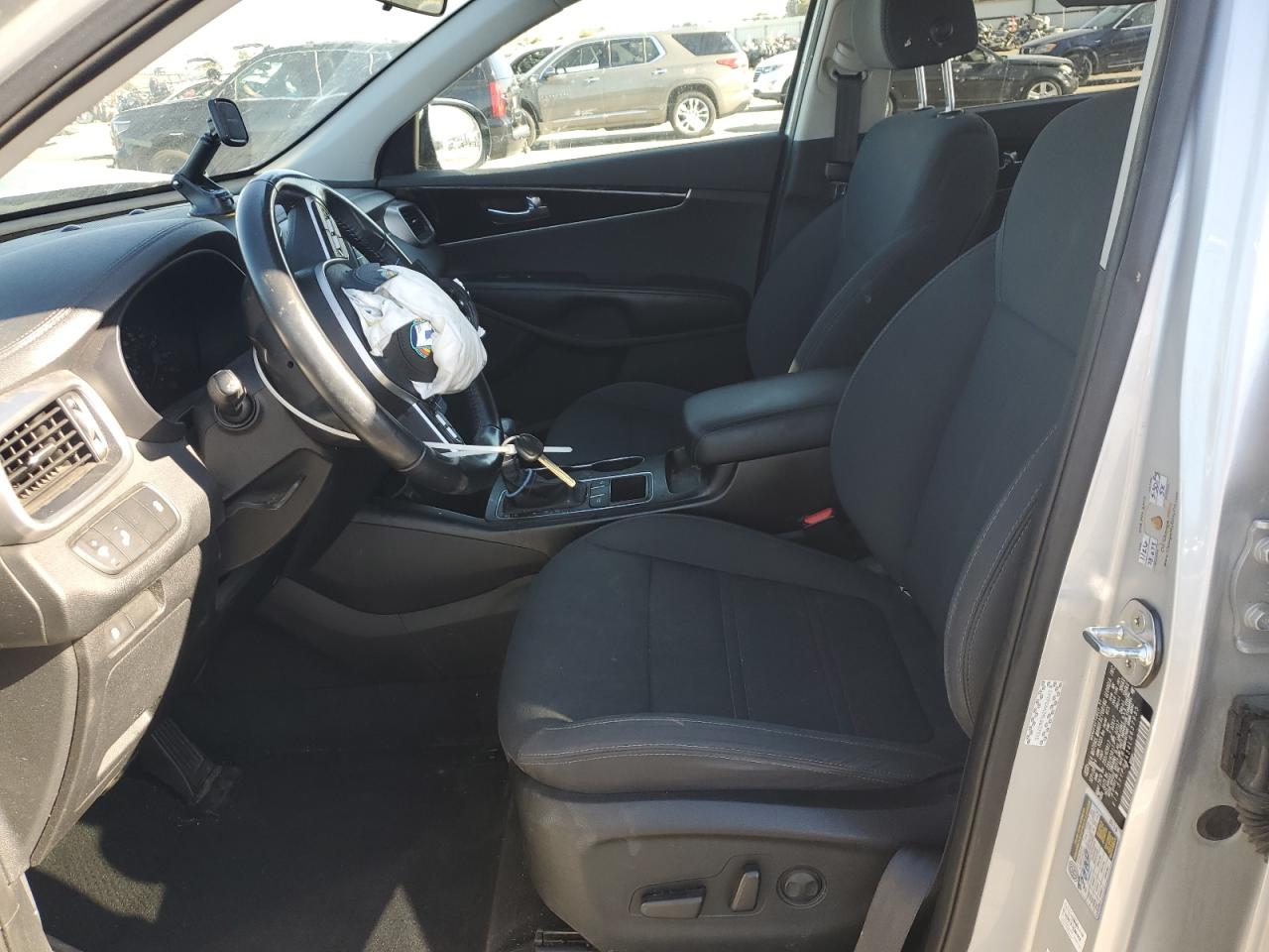 2020 Kia Sorento L VIN: 5XYPG4A34LG637935 Lot: 85901715