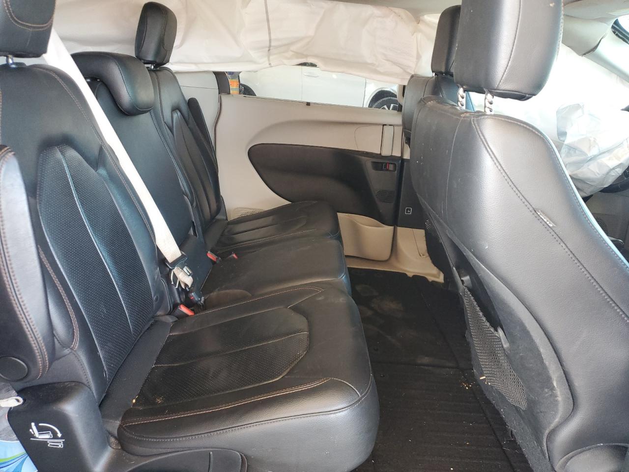 2018 Chrysler Pacifica Touring L VIN: 2C4RC1BG5JR290774 Lot: 84879015