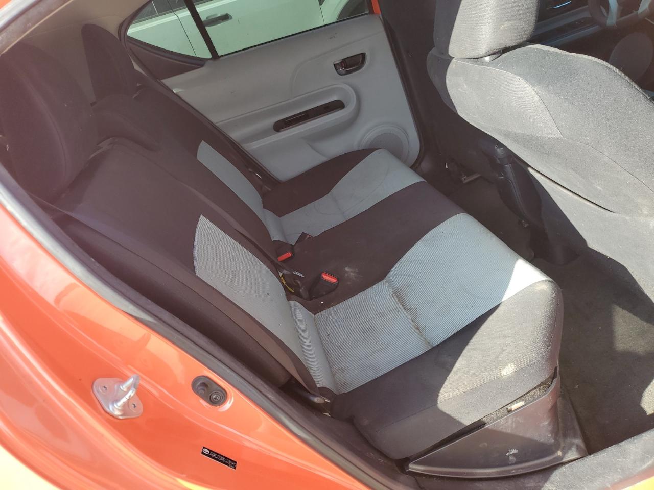 2013 Toyota Prius C VIN: JTDKDTB39D1035917 Lot: 90271445