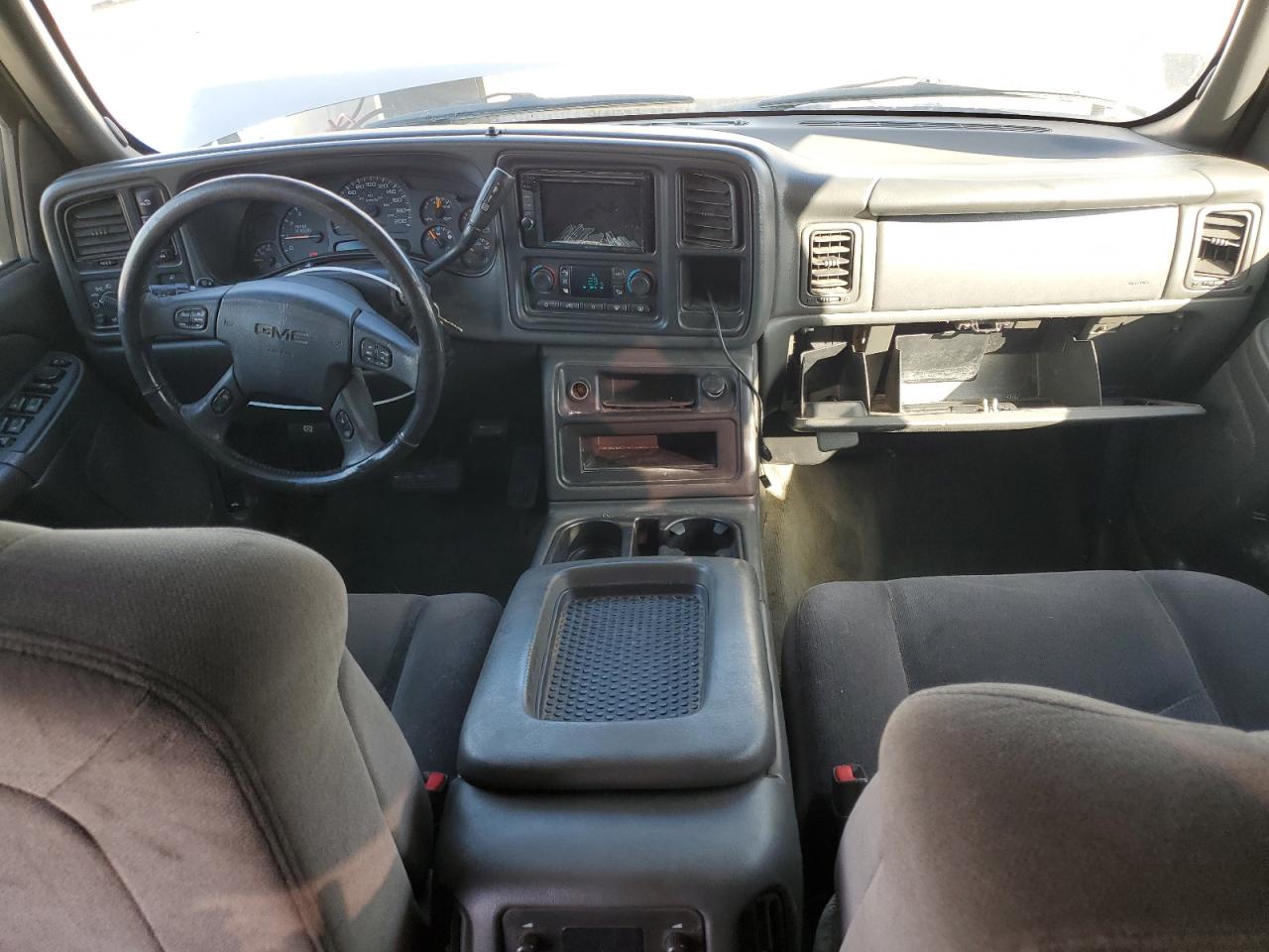 2005 GMC Sierra K2500 Heavy Duty VIN: 1GTHK23215F818072 Lot: 86513045