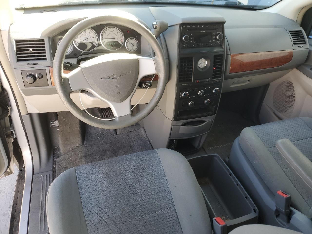 2008 Chrysler Town & Country Lx VIN: 2A8HR44H08R672554 Lot: 90332455