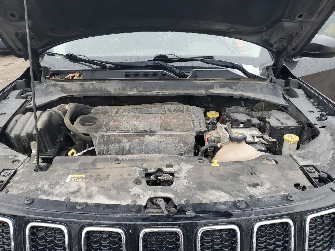 2018 Jeep Compass Latitude VIN: 3C4NJDBB5JT392759 Lot: 82303165