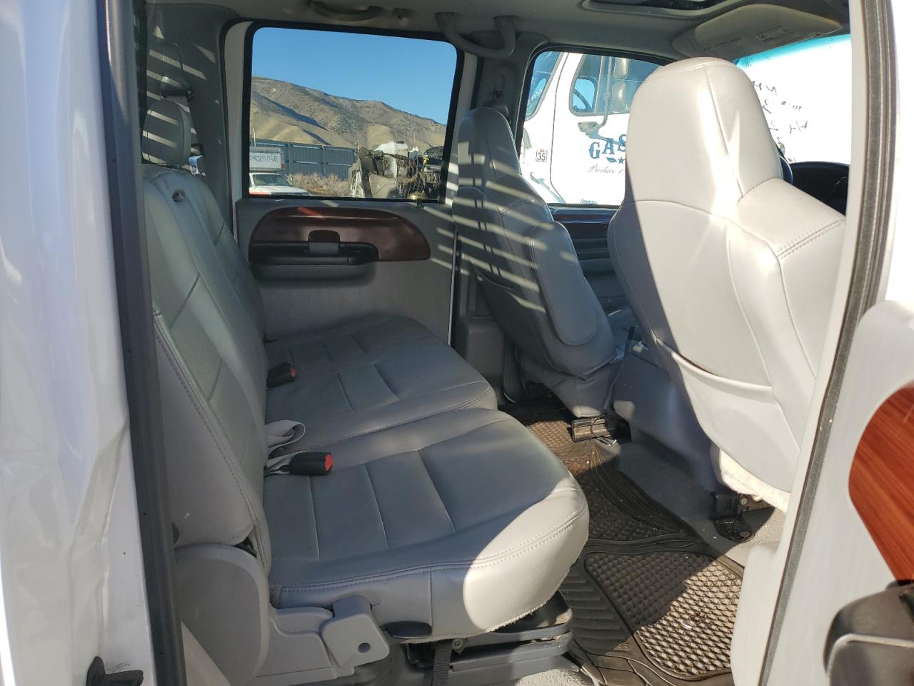 2005 Ford F350 Super Duty VIN: 1FTWW33P95ED32273 Lot: 82564435