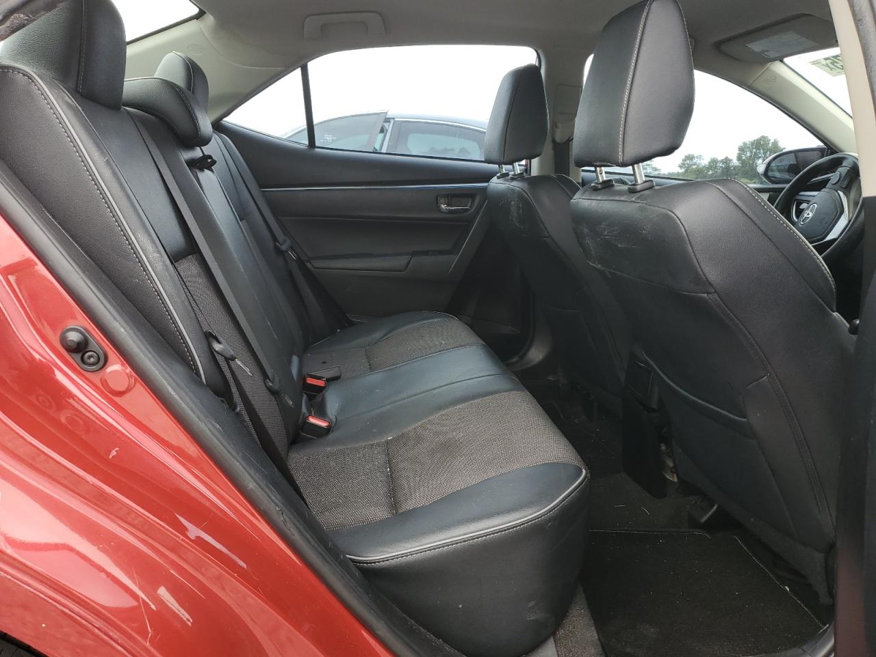 2015 Toyota Corolla L VIN: 5YFBURHE2FP203536 Lot: 85901775