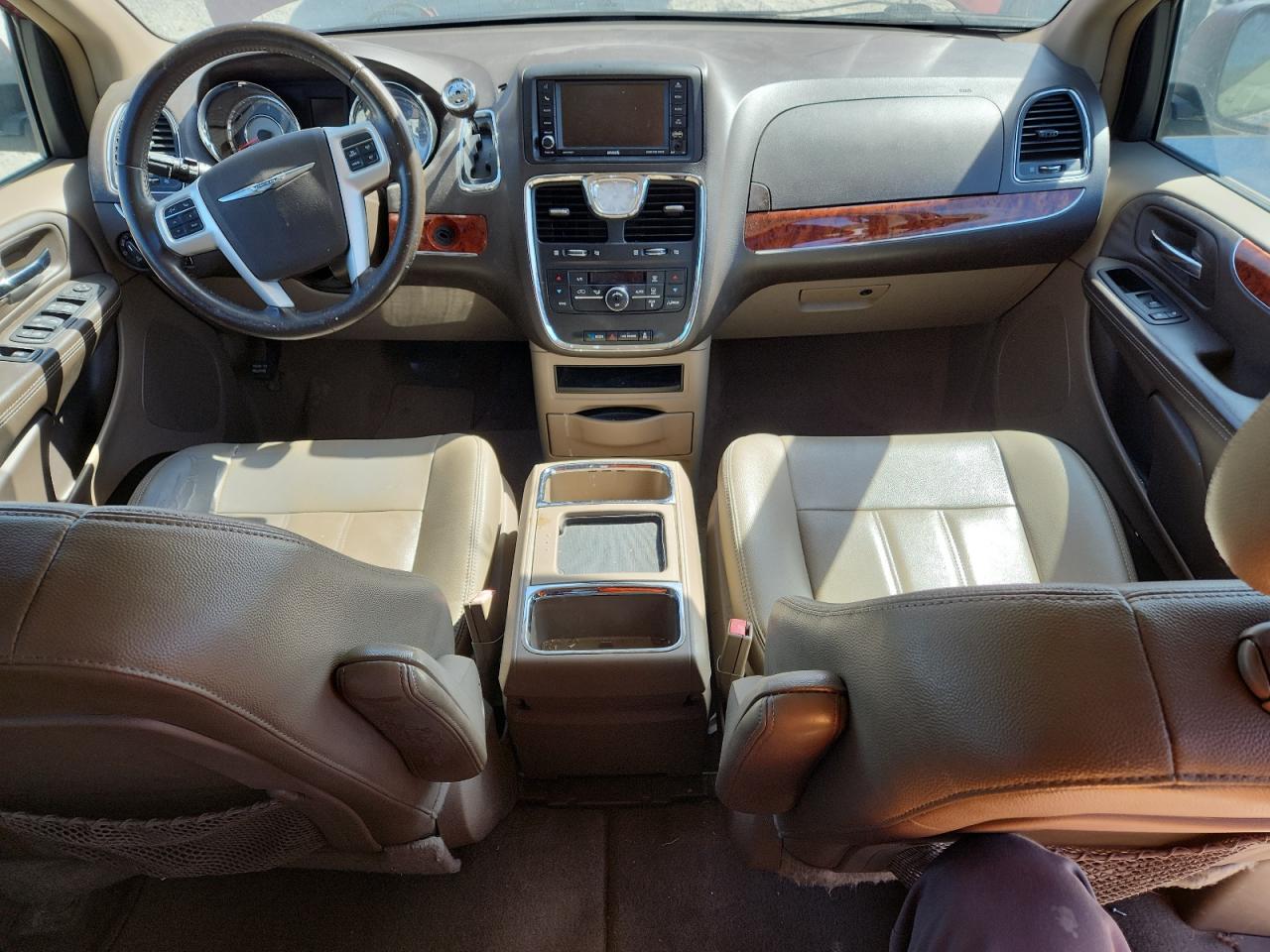 2016 Chrysler Town & Country Touring VIN: 2C4RC1BG5GR230390 Lot: 84900905