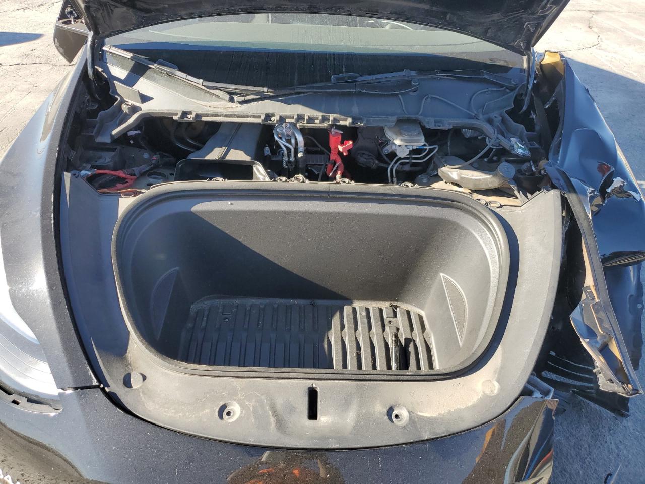 2024 Tesla Model Y VIN: 7SAYGDEE9RF070754 Lot: 90513425